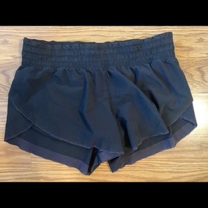 Lululemon•Black•8•Lined•Lace Trimmed
